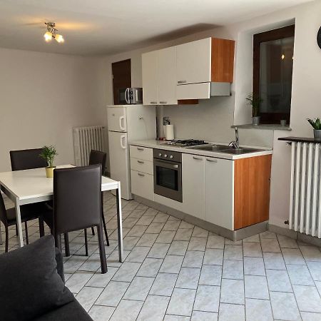 Un Passo Dal Castello Apartment Бароло Екстериор снимка