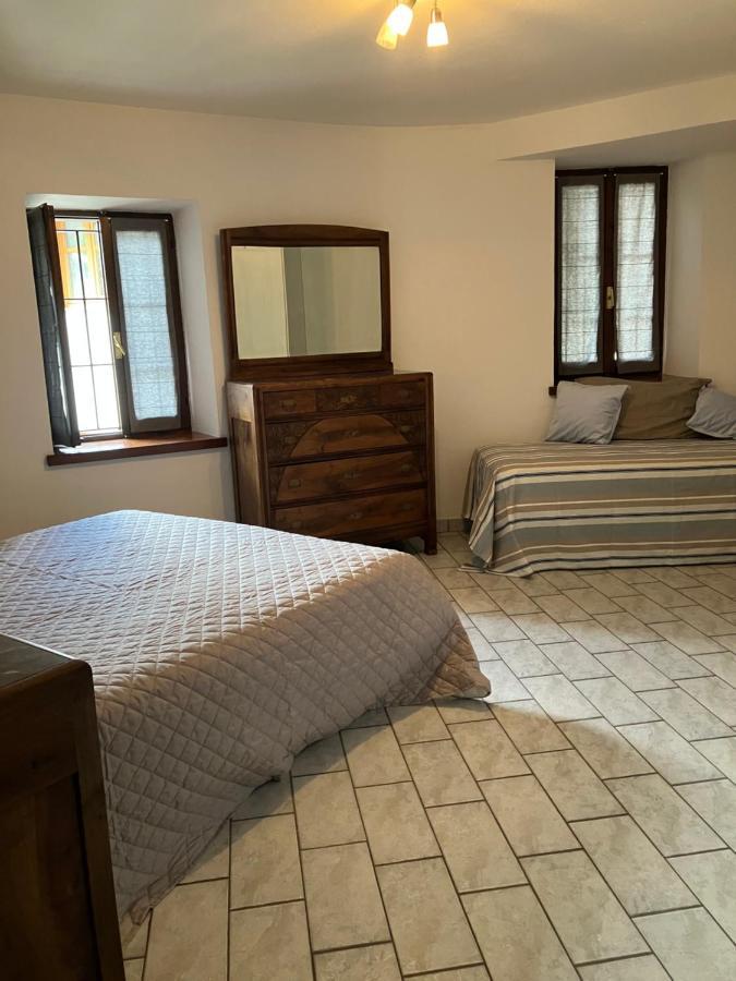 Un Passo Dal Castello Apartment Бароло Екстериор снимка