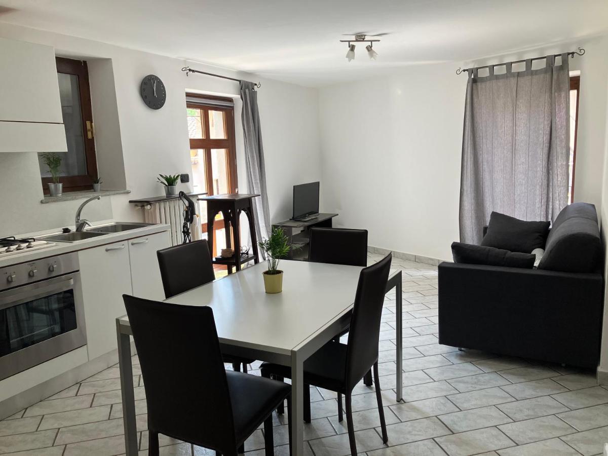 Un Passo Dal Castello Apartment Бароло Екстериор снимка
